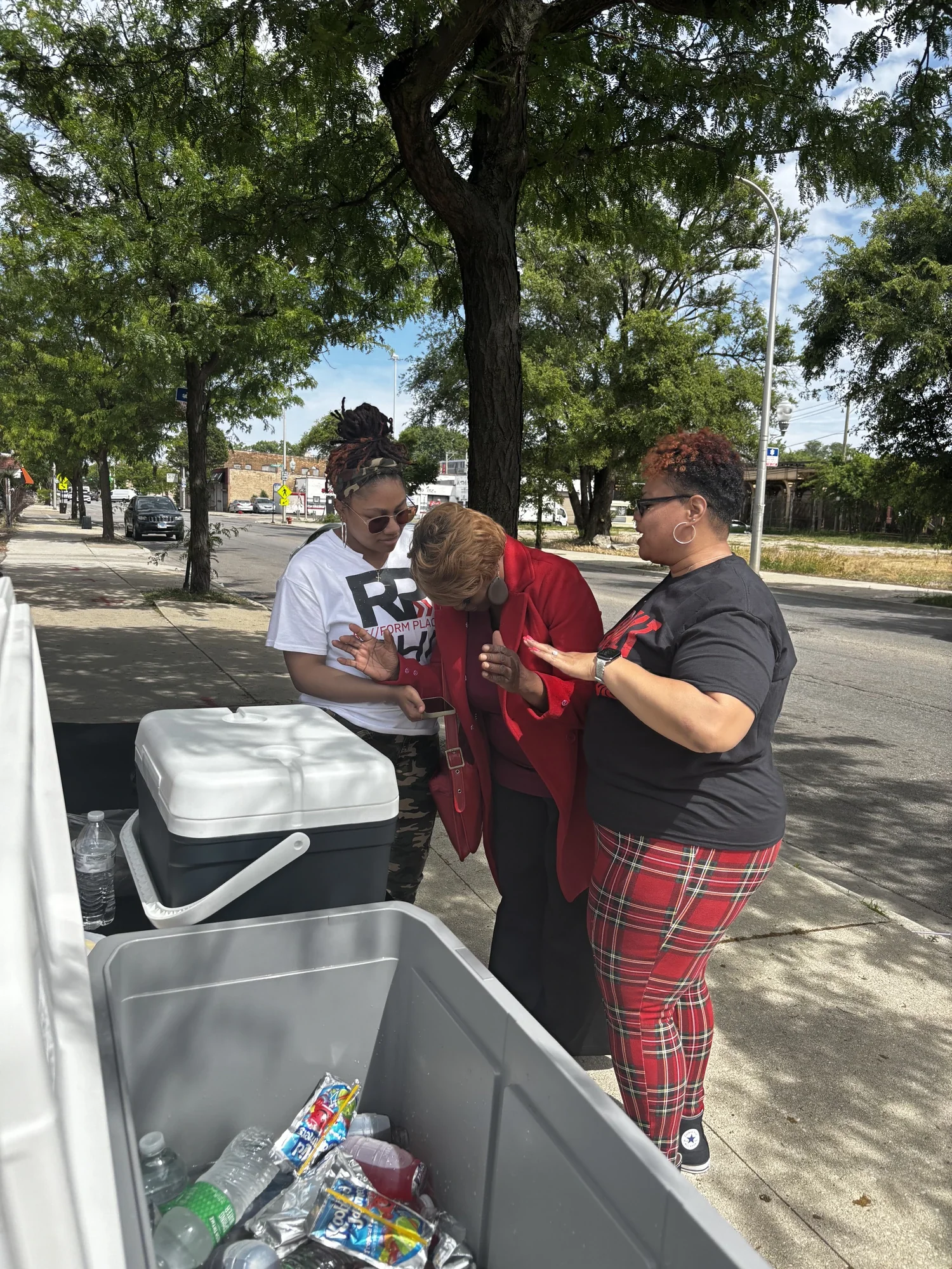RE//FORM PLACE CHI volunteers on an outreach day